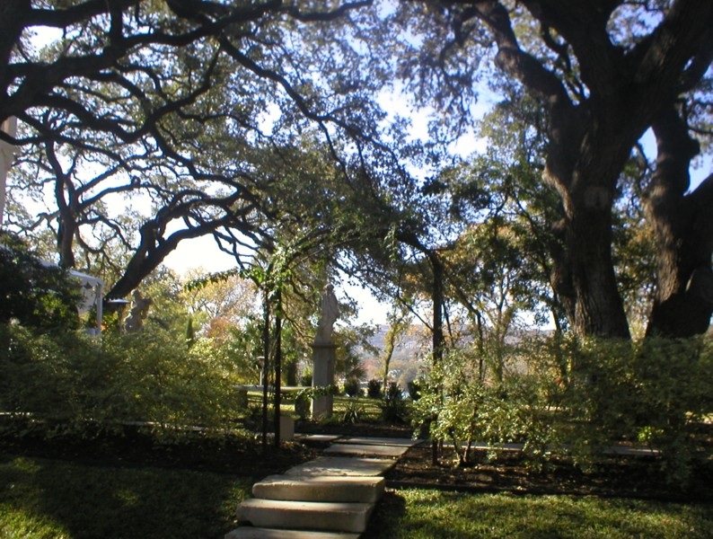 gate into sunken garden.JPG